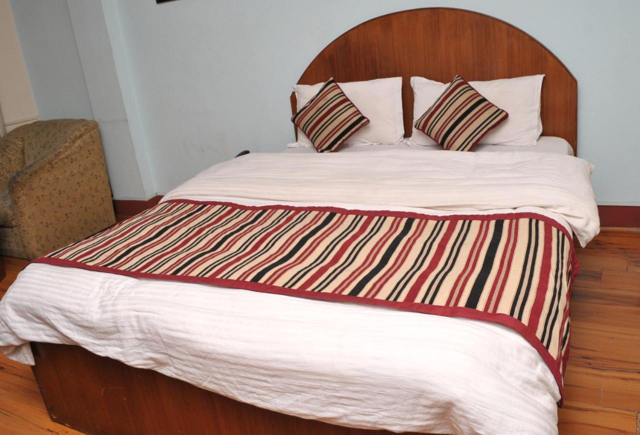 Hotel Brihaspati Катманду Экстерьер фото