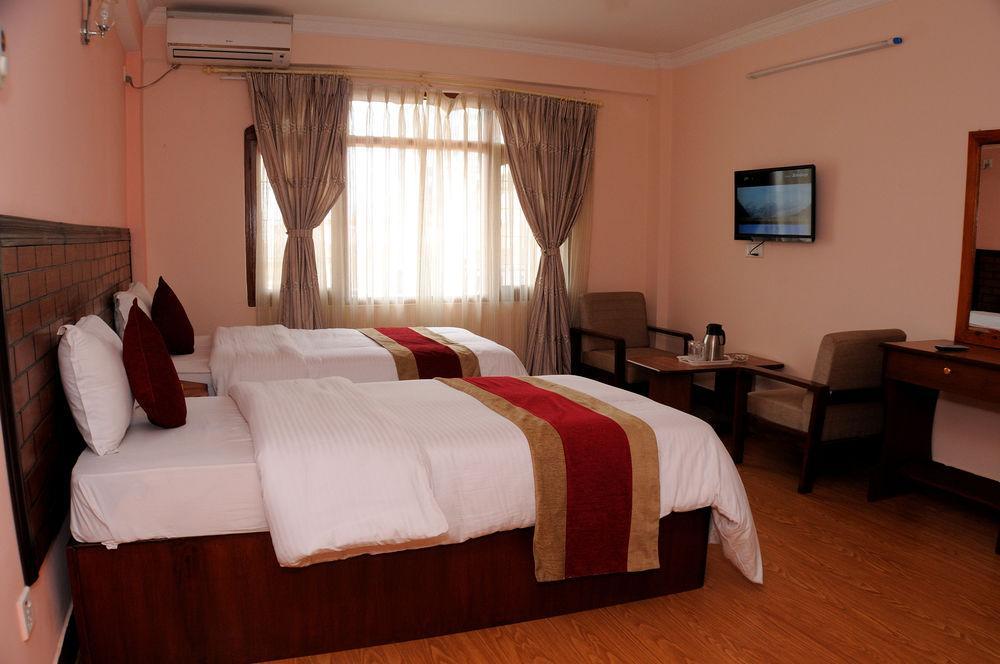 Hotel Brihaspati Катманду Экстерьер фото