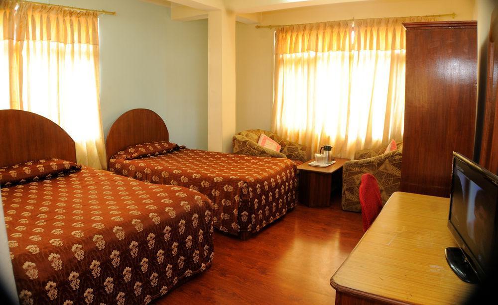 Hotel Brihaspati Катманду Экстерьер фото