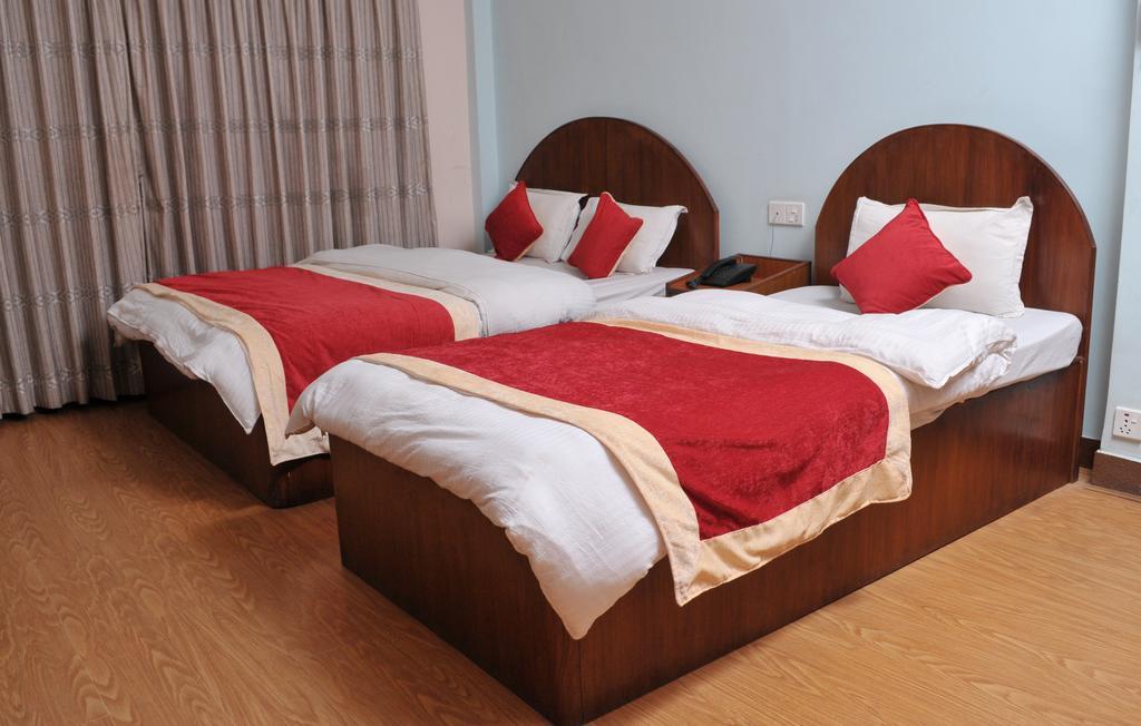Hotel Brihaspati Катманду Экстерьер фото