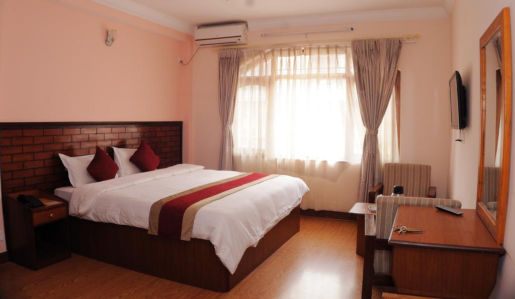 Hotel Brihaspati Катманду Экстерьер фото