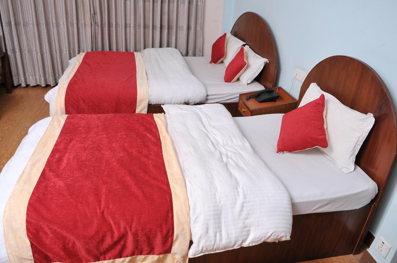 Hotel Brihaspati Катманду Экстерьер фото