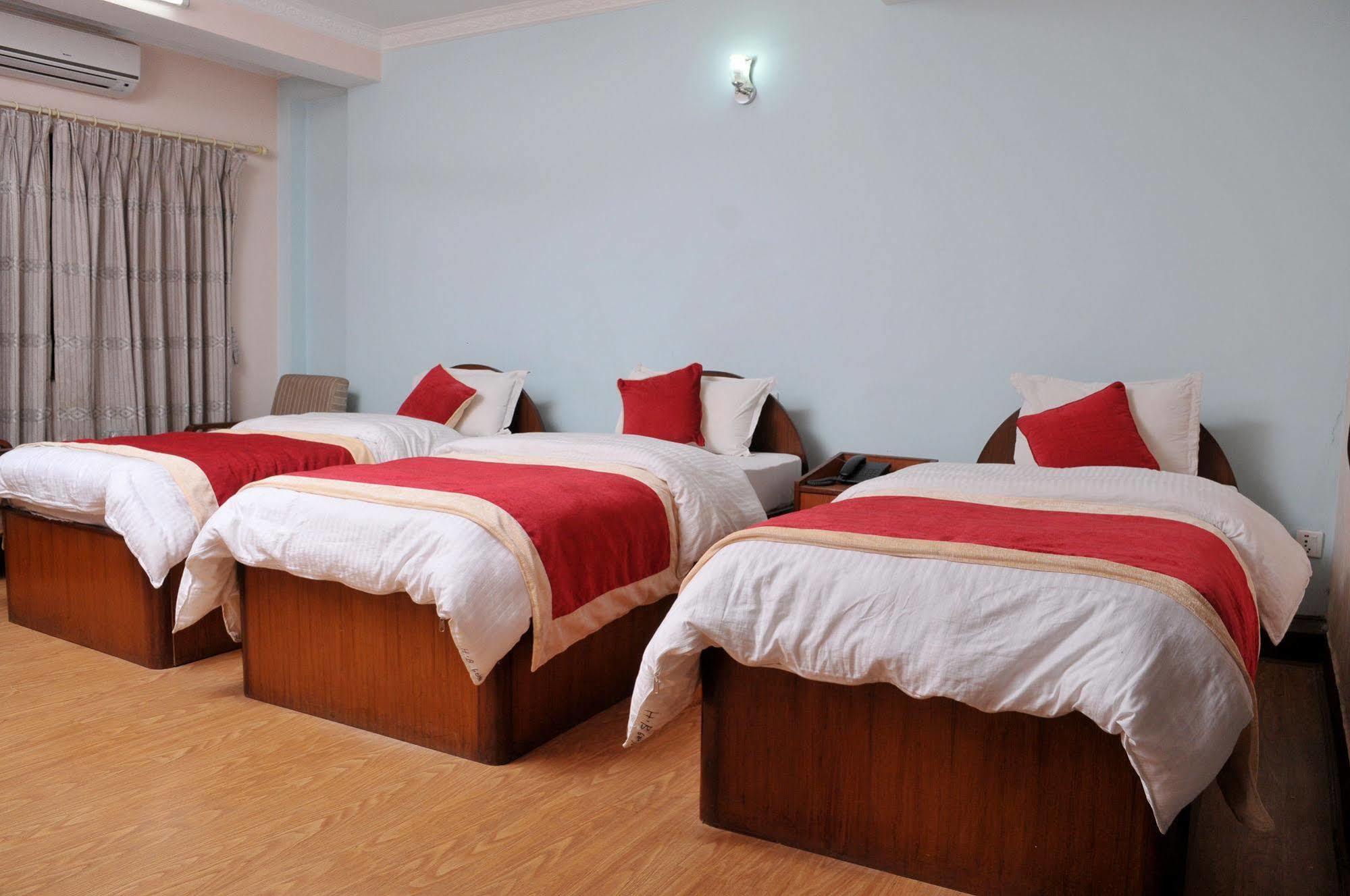 Hotel Brihaspati Катманду Экстерьер фото