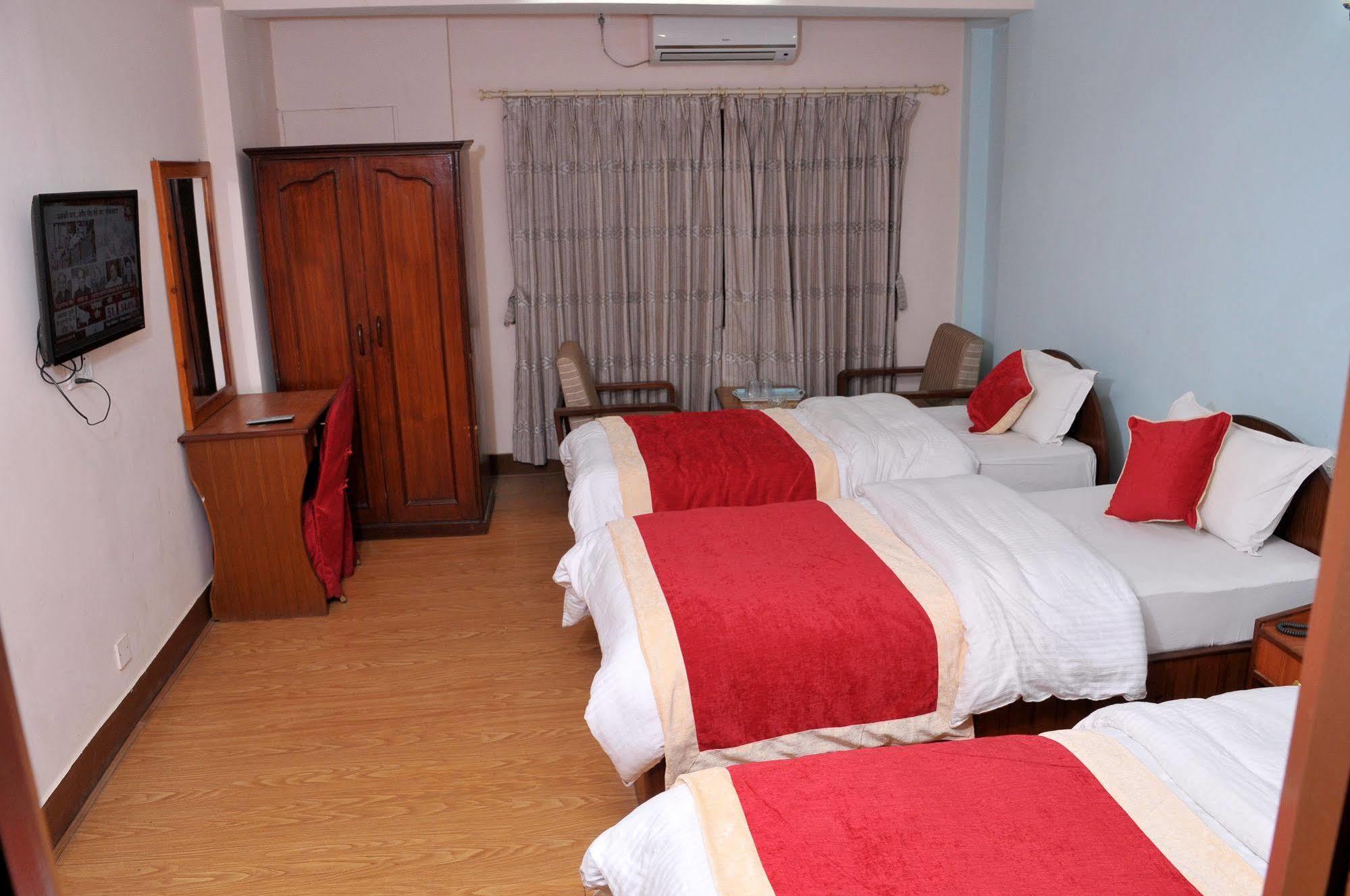 Hotel Brihaspati Катманду Экстерьер фото