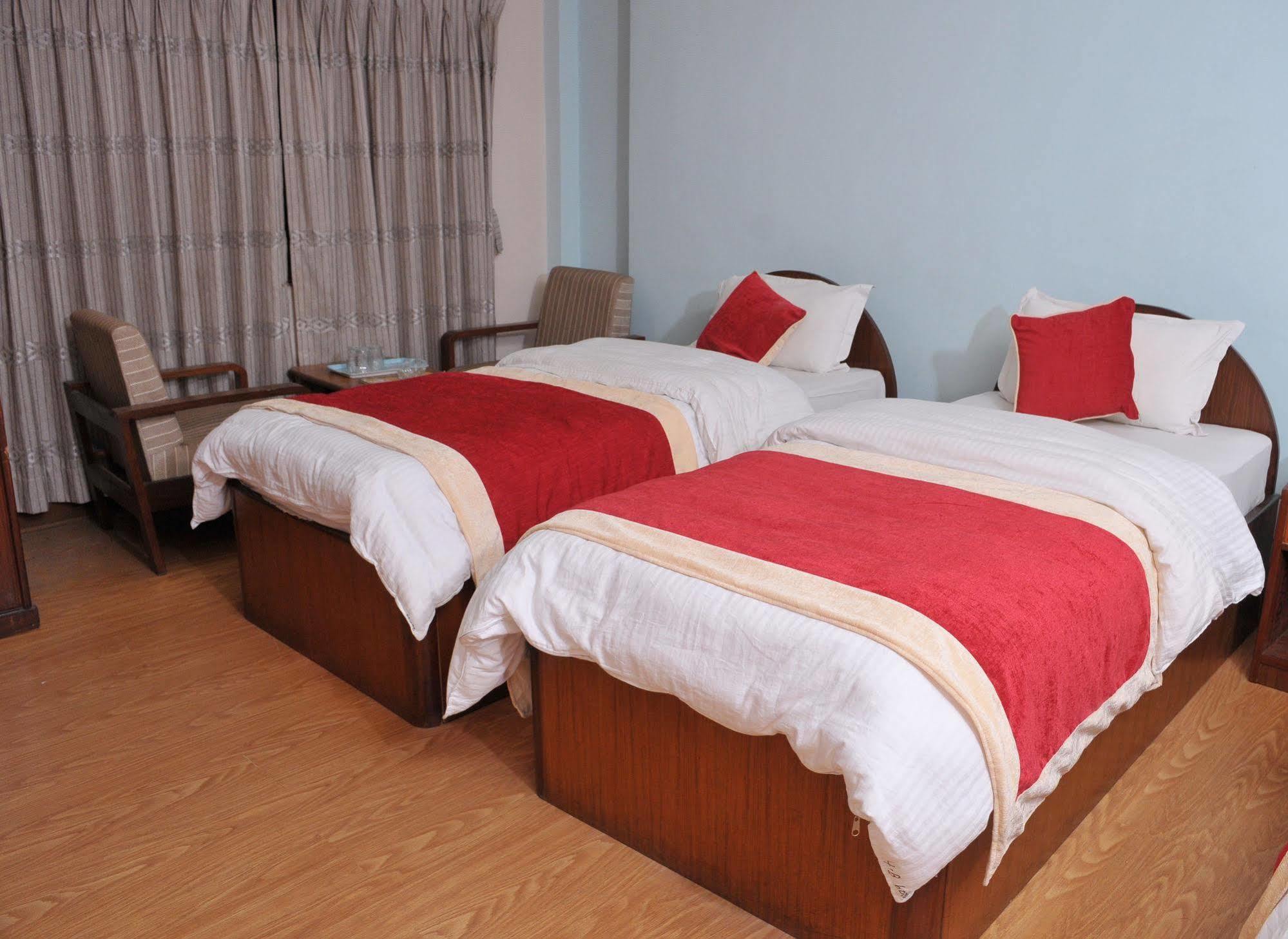 Hotel Brihaspati Катманду Экстерьер фото