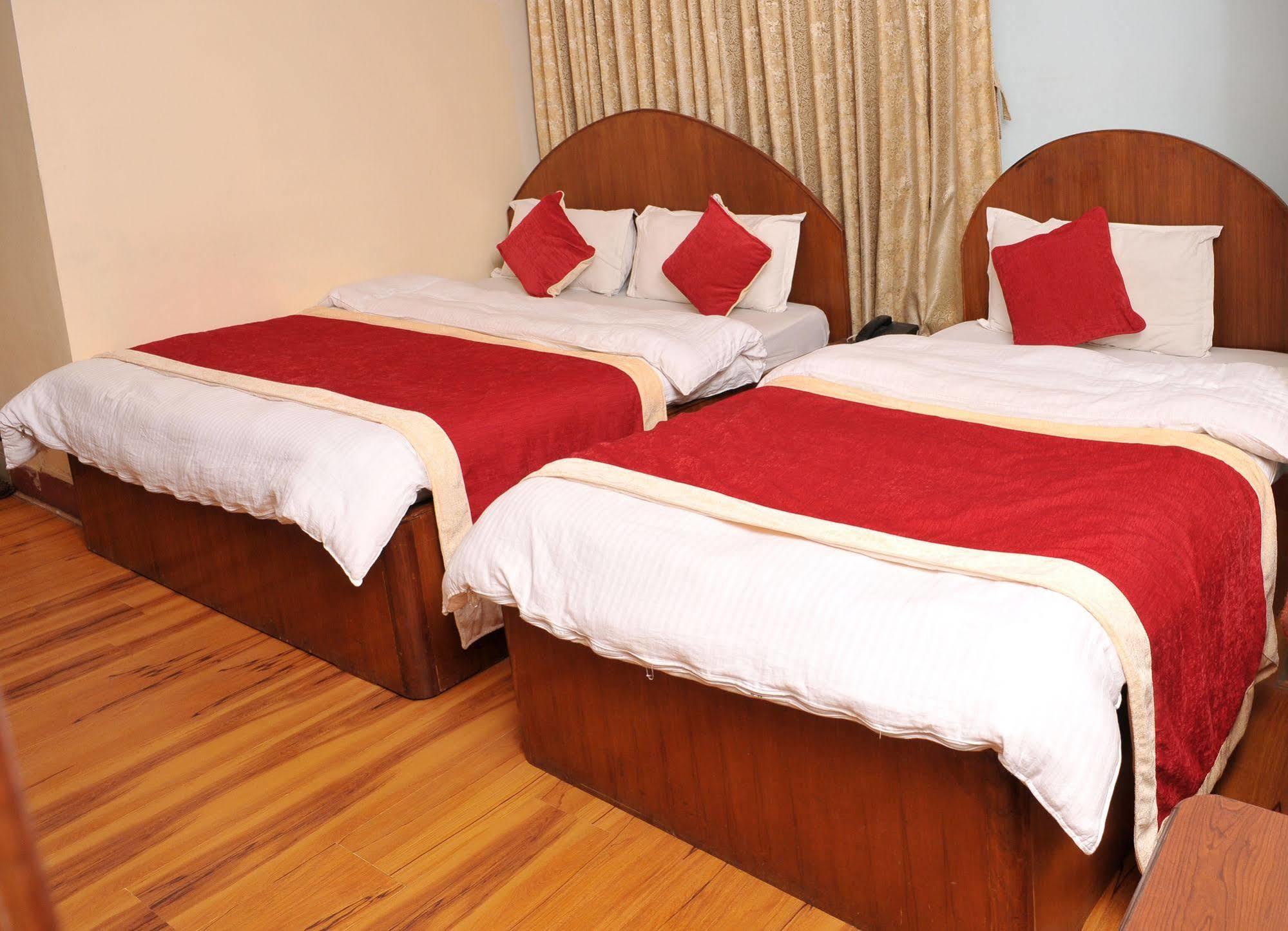 Hotel Brihaspati Катманду Экстерьер фото