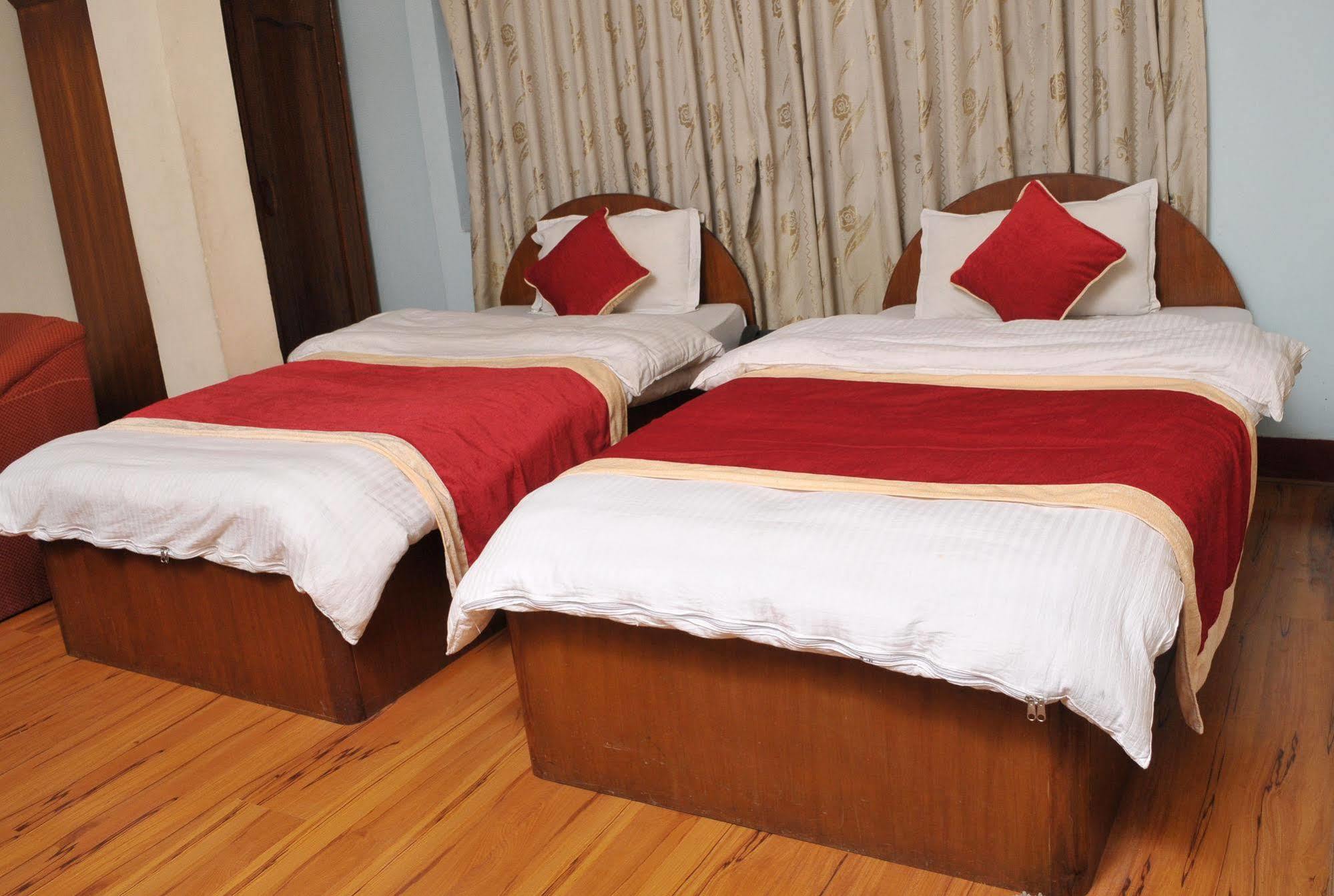 Hotel Brihaspati Катманду Экстерьер фото