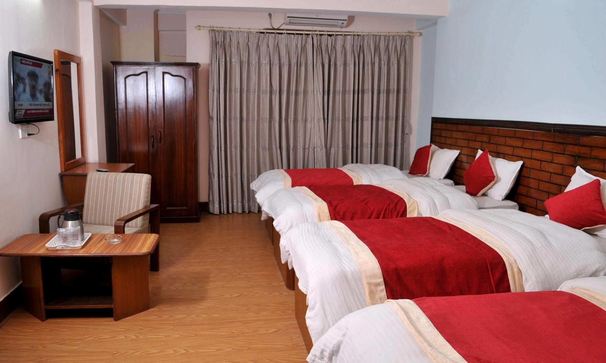 Hotel Brihaspati Катманду Экстерьер фото